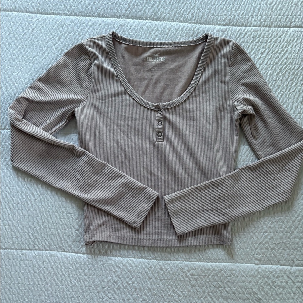Women’s Hollister long sleeve